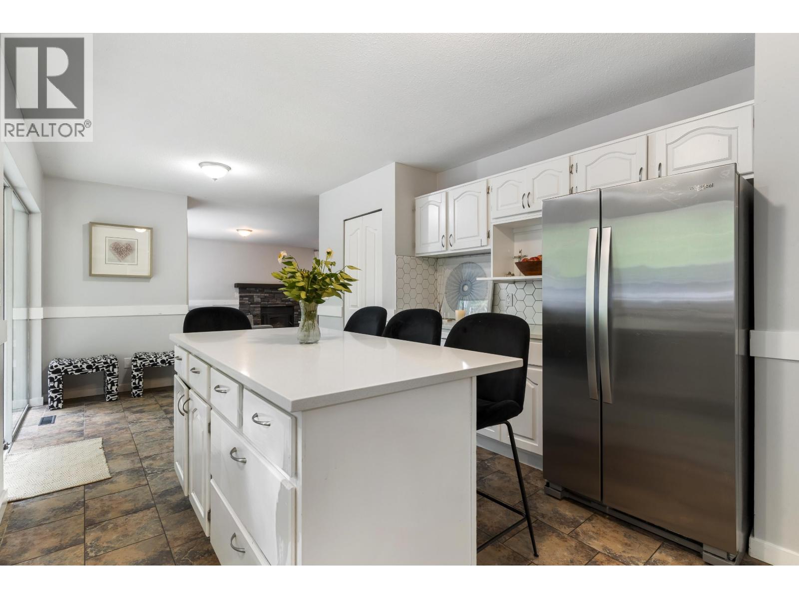 26280 Grant Avenue, Maple Ridge, British Columbia  V2W 1H2 - Photo 3 - R3164596