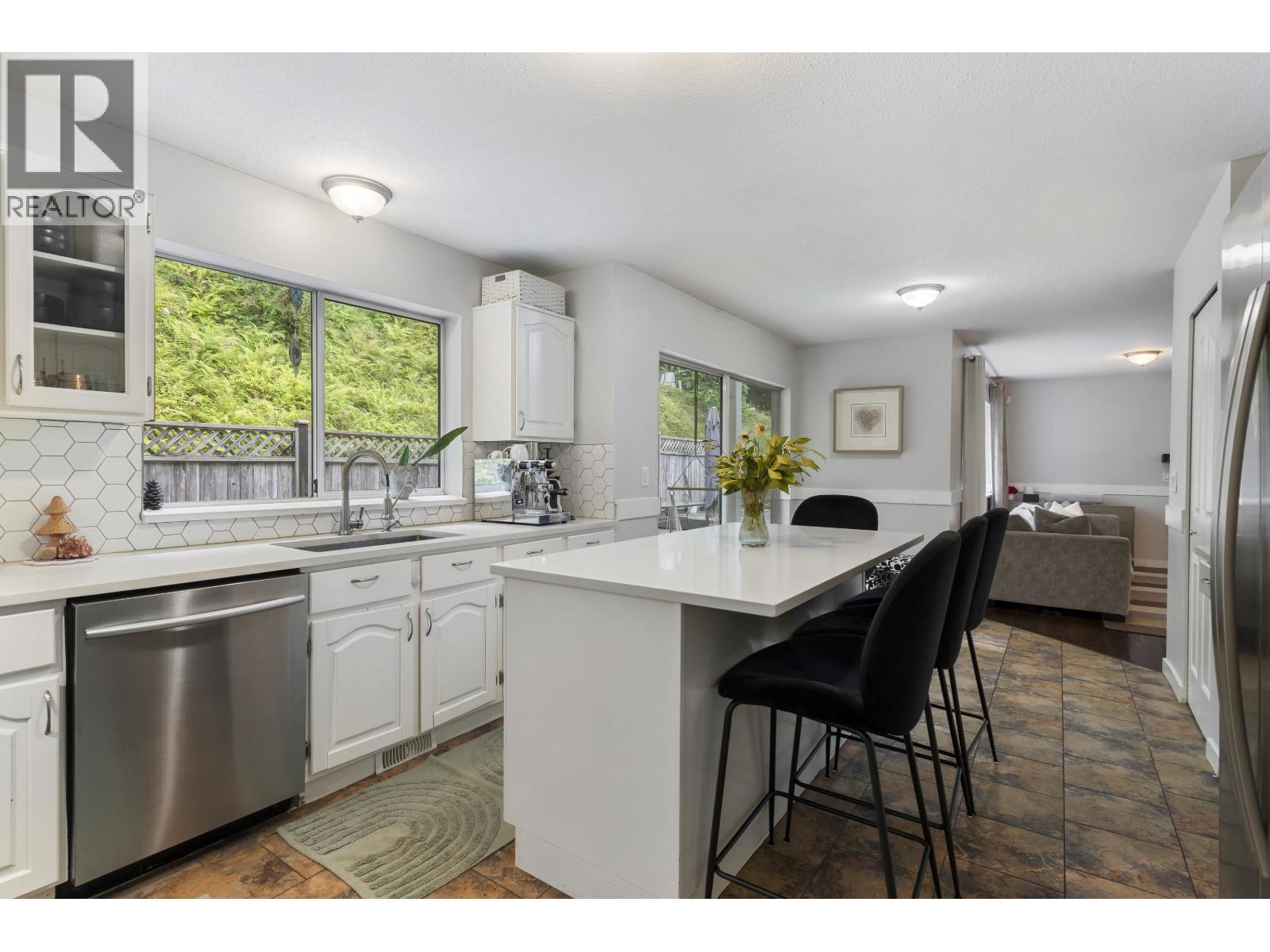 26280 Grant Avenue, Maple Ridge, British Columbia  V2W 1H2 - Photo 4 - R3164596