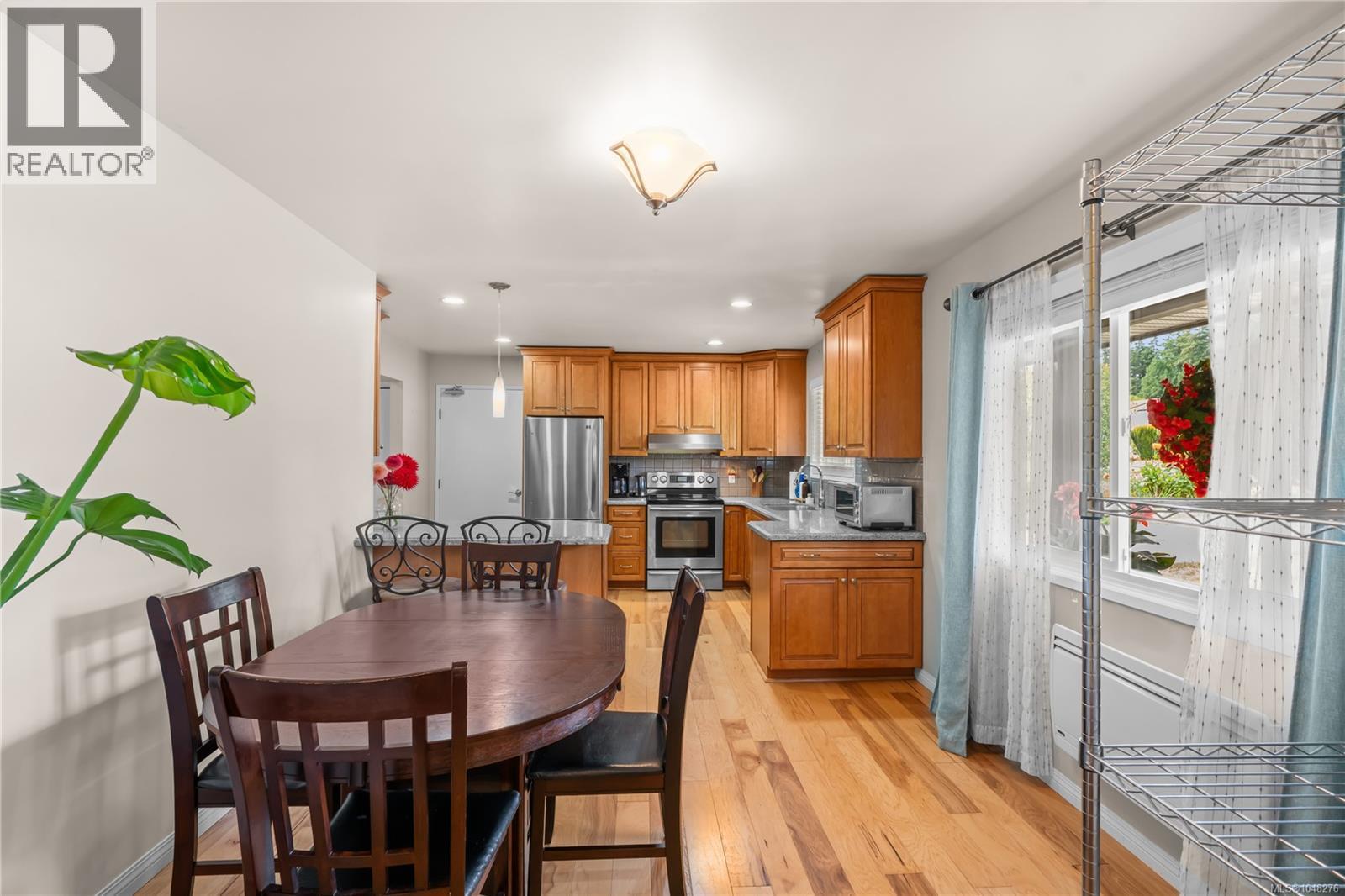7703 Wallace Dr, Central Saanich, British Columbia  V8M 1N5 - Photo 10 - 1048276