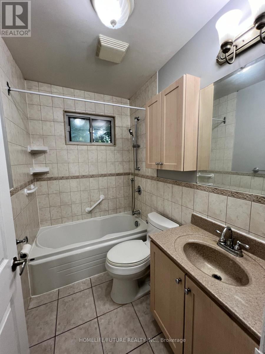 Main - 21 Mackinac Crescent, Toronto, Ontario  M1J 1P8 - Photo 12 - E13777130