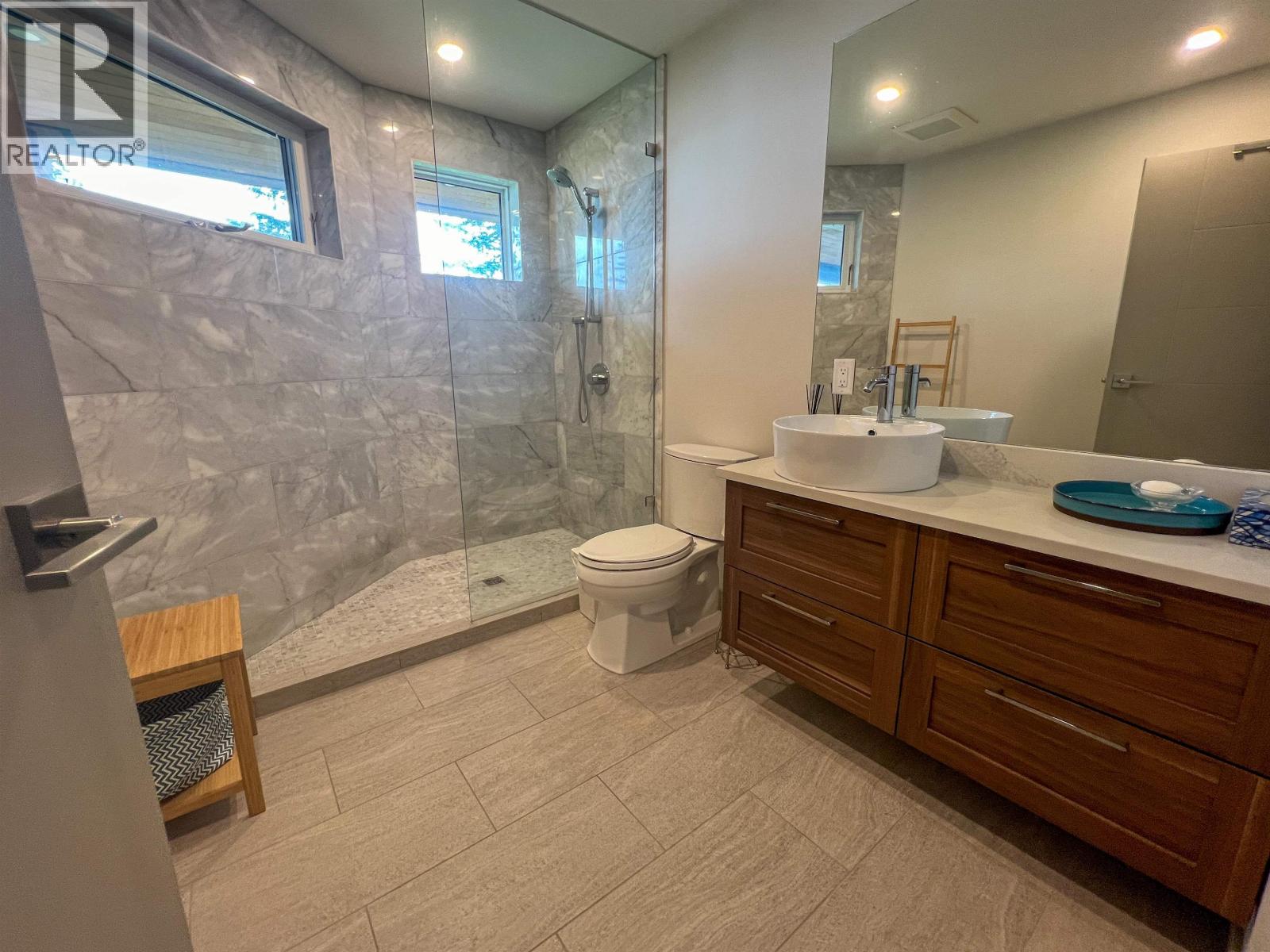 55xx Parthenon Place, West Vancouver, British Columbia  V7W 2V7 - Photo 2 - R3164711