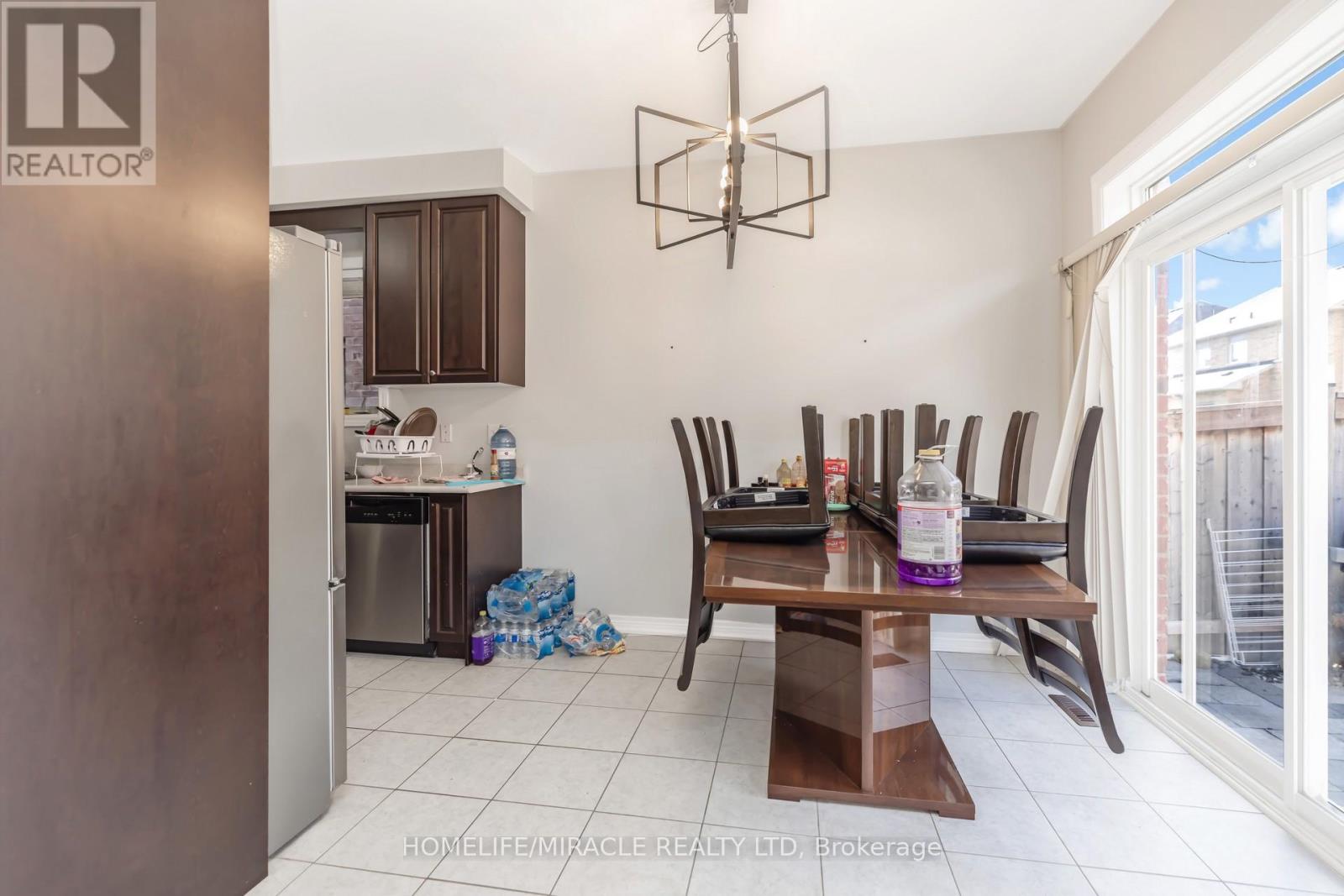26 Altura Way, Brampton, Ontario  L6P 4A1 - Photo 11 - W13777120