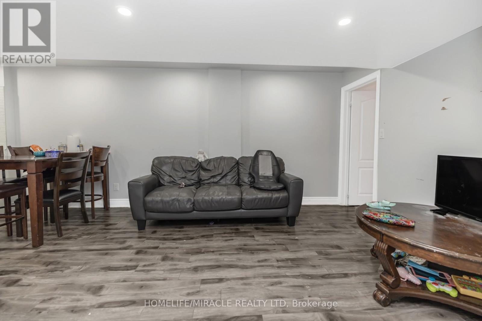 26 Altura Way, Brampton, Ontario  L6P 4A1 - Photo 18 - W13777120
