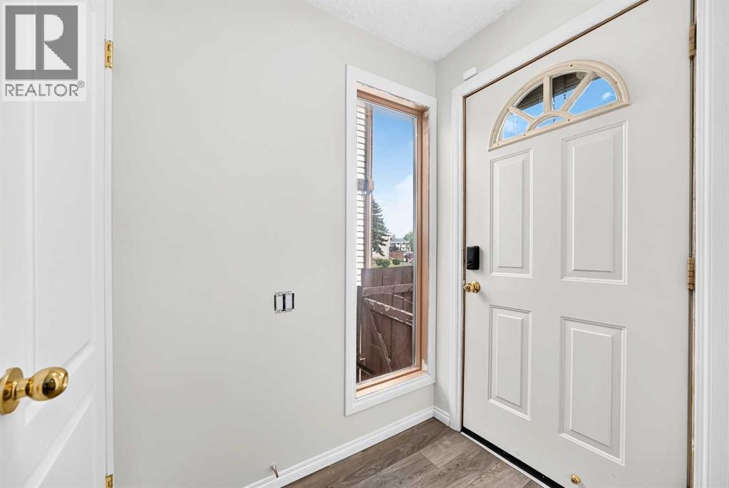 4351 58 Street NE, Calgary, Alberta  T1Y 4G2 - Photo 2 - A2344459