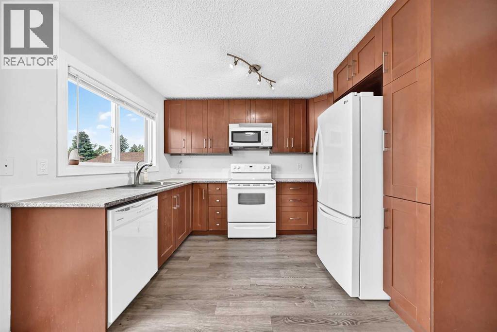 4351 58 Street NE, Calgary, Alberta  T1Y 4G2 - Photo 3 - A2344459