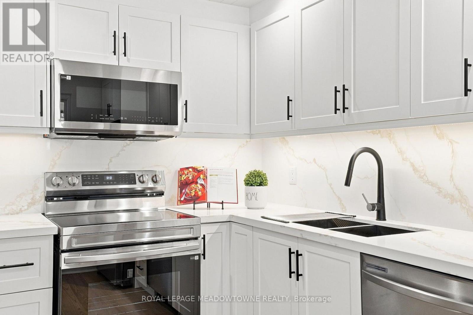 17 - 20 Mineola Road, Mississauga, Ontario  L5G 4N9 - Photo 8 - W13761852