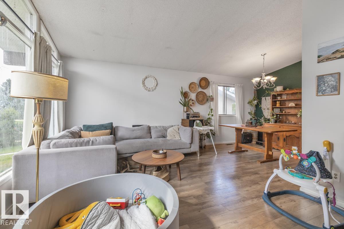 8808 43 Av NW, Edmonton, Alberta  T6K 1A7 - Photo 8 - E4508455