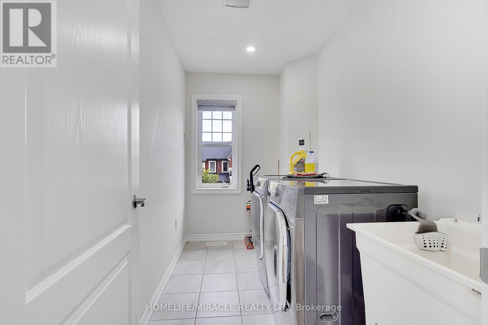 Upper - 106 Dolobram Trail, Brampton, Ontario  L7A 4Y4 - Photo 38 - W13769880