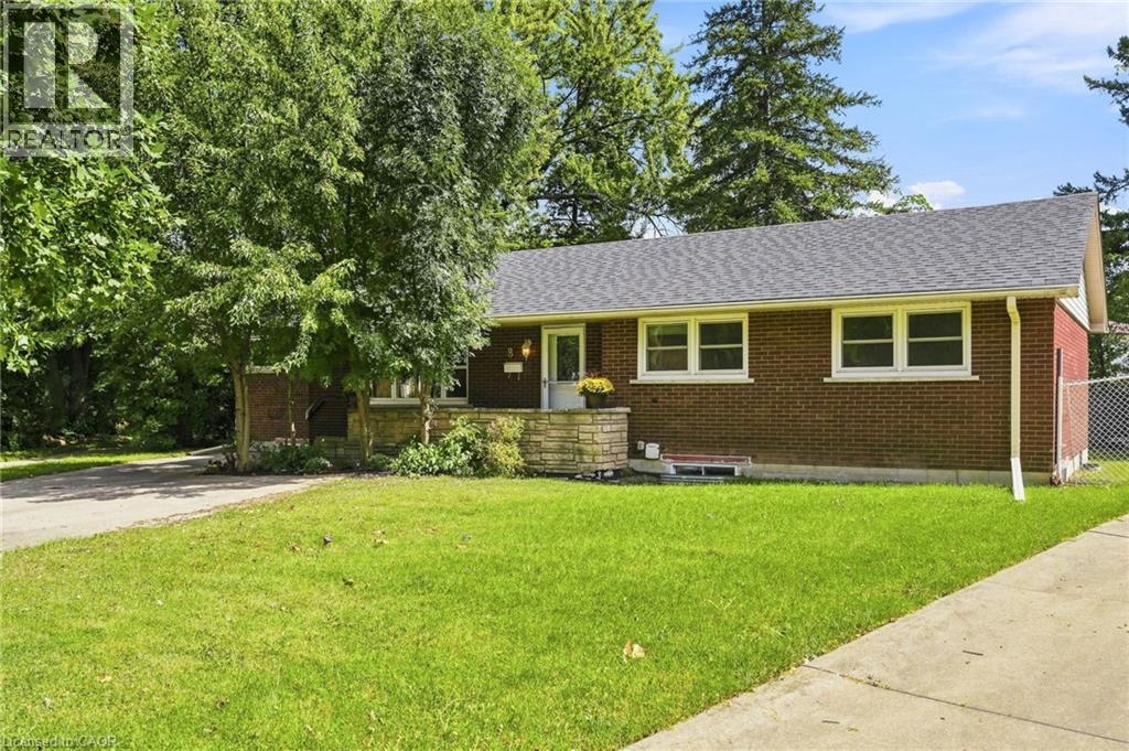 8 Emming Court, Hamilton, Ontario  L9C 4A2 - Photo 2 - 40861930