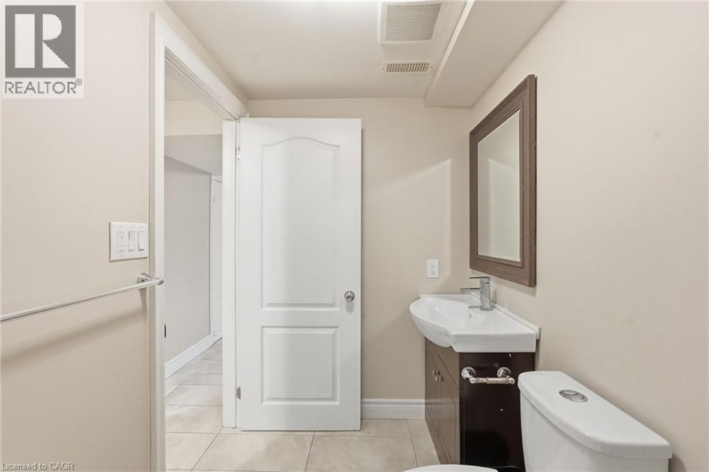 8 Emming Court, Hamilton, Ontario  L9C 4A2 - Photo 35 - 40861930