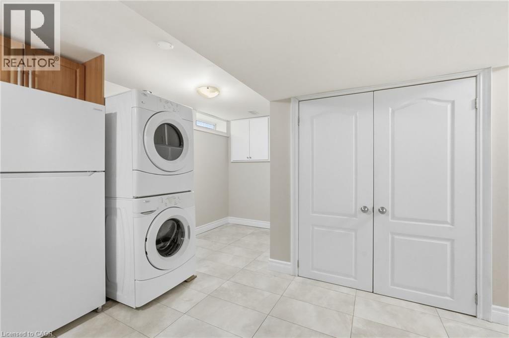 8 Emming Court, Hamilton, Ontario  L9C 4A2 - Photo 30 - 40861930