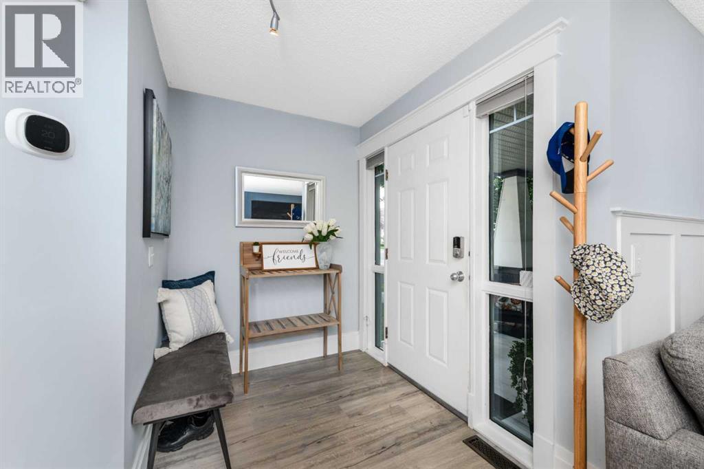 135 Country Hills Drive Nw, Calgary, Alberta  T3E 4X2 - Photo 3 - A2344230