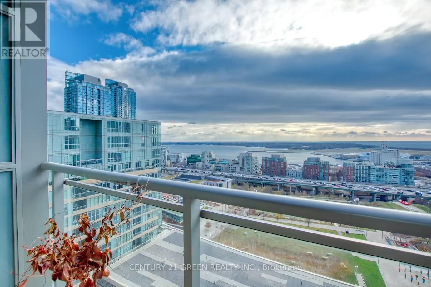 2308 - 15 Iceboat Terrace, Toronto, Ontario M5V 4A5 - Photo 2 - C13777198