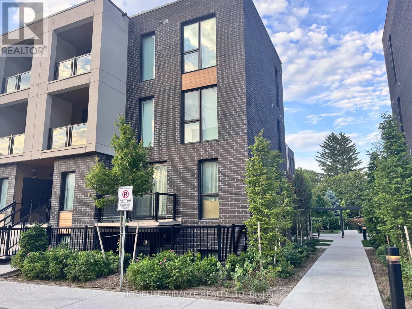 4 - 176 Clonmore Drive, Toronto, Ontario  M1N 1Y1 - Photo 2 - E13777210