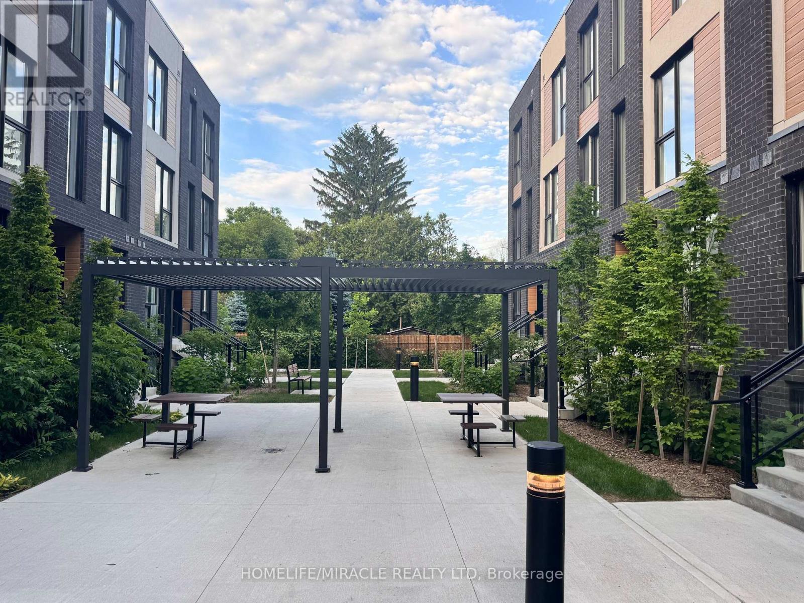 4 - 176 Clonmore Drive, Toronto, Ontario  M1N 1Y1 - Photo 4 - E13777210