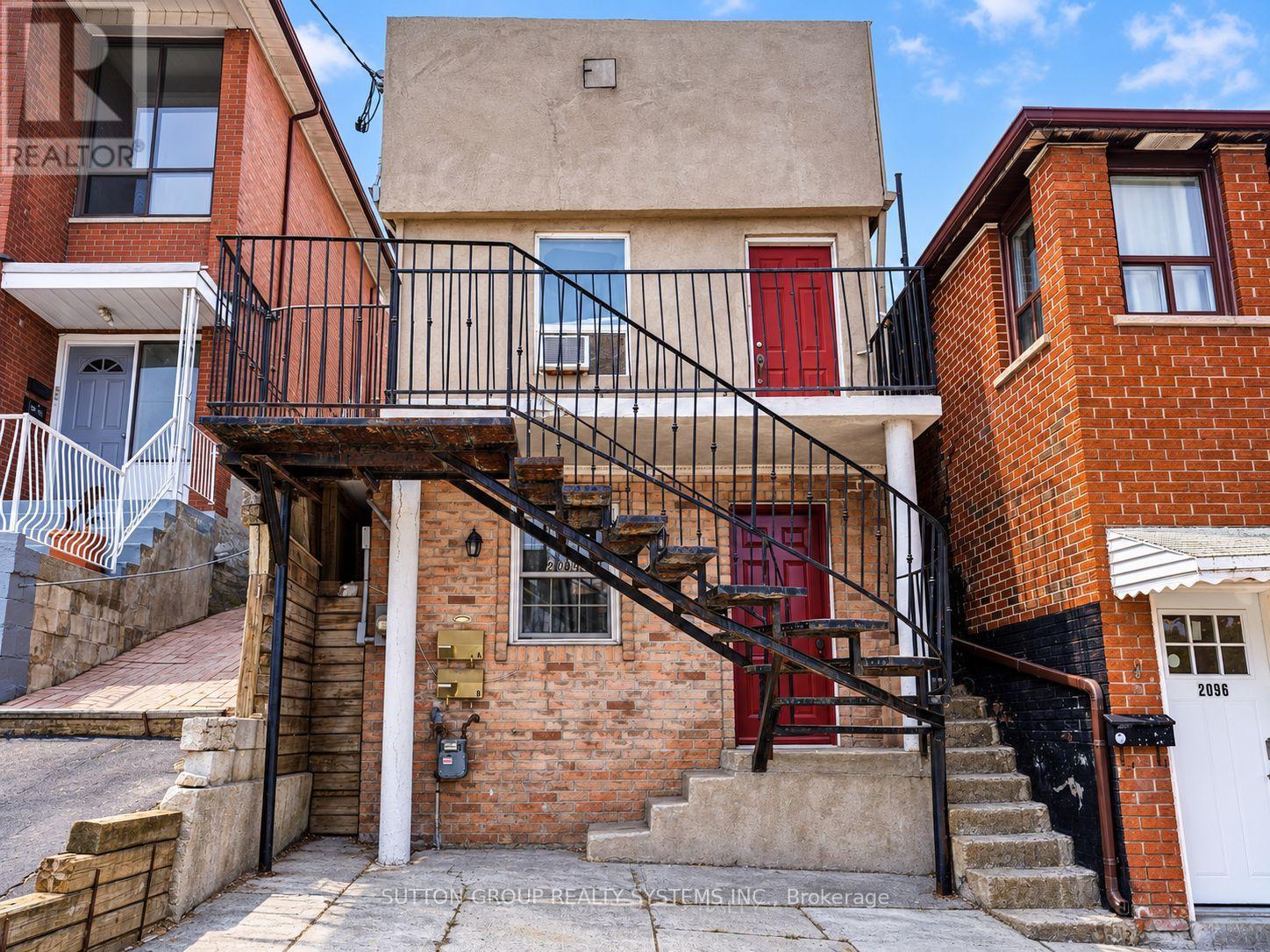 2094 DUFFERIN STREET, Toronto, Ontario