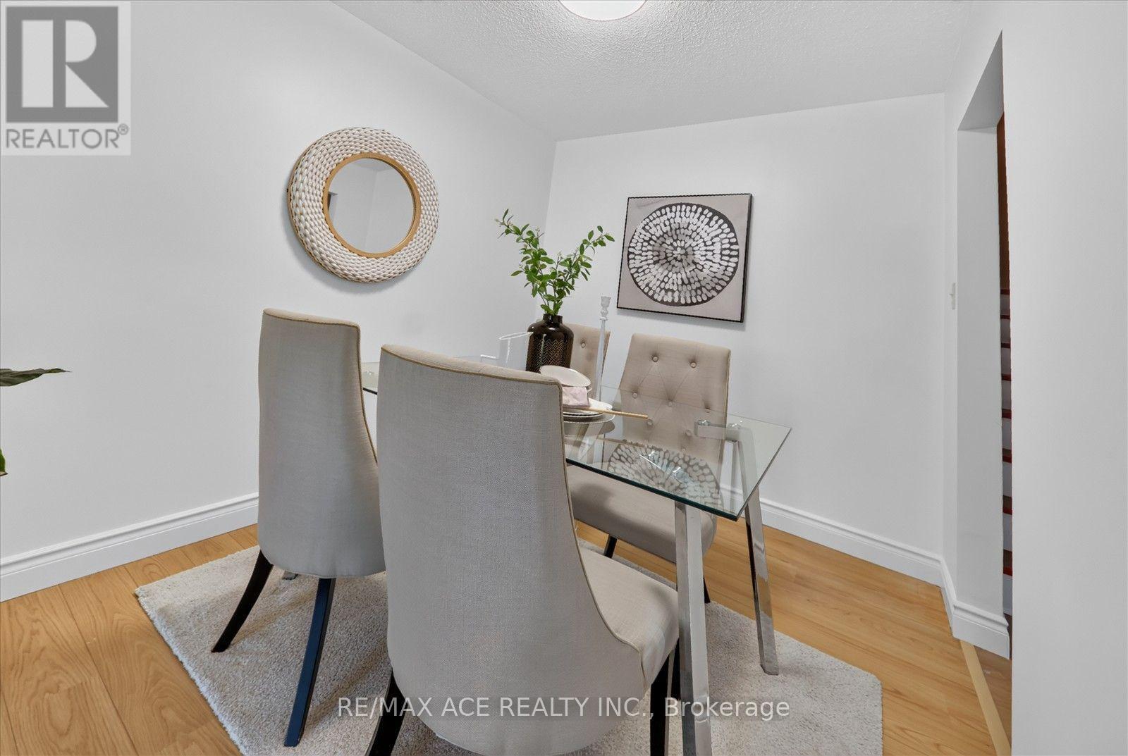 2330 Glastonbury Road S, Burlington, Ontario  L7P 3Y3 - Photo 11 - W13777190