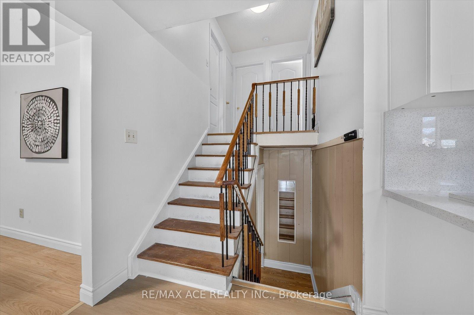 2330 Glastonbury Road S, Burlington, Ontario  L7P 3Y3 - Photo 17 - W13777190
