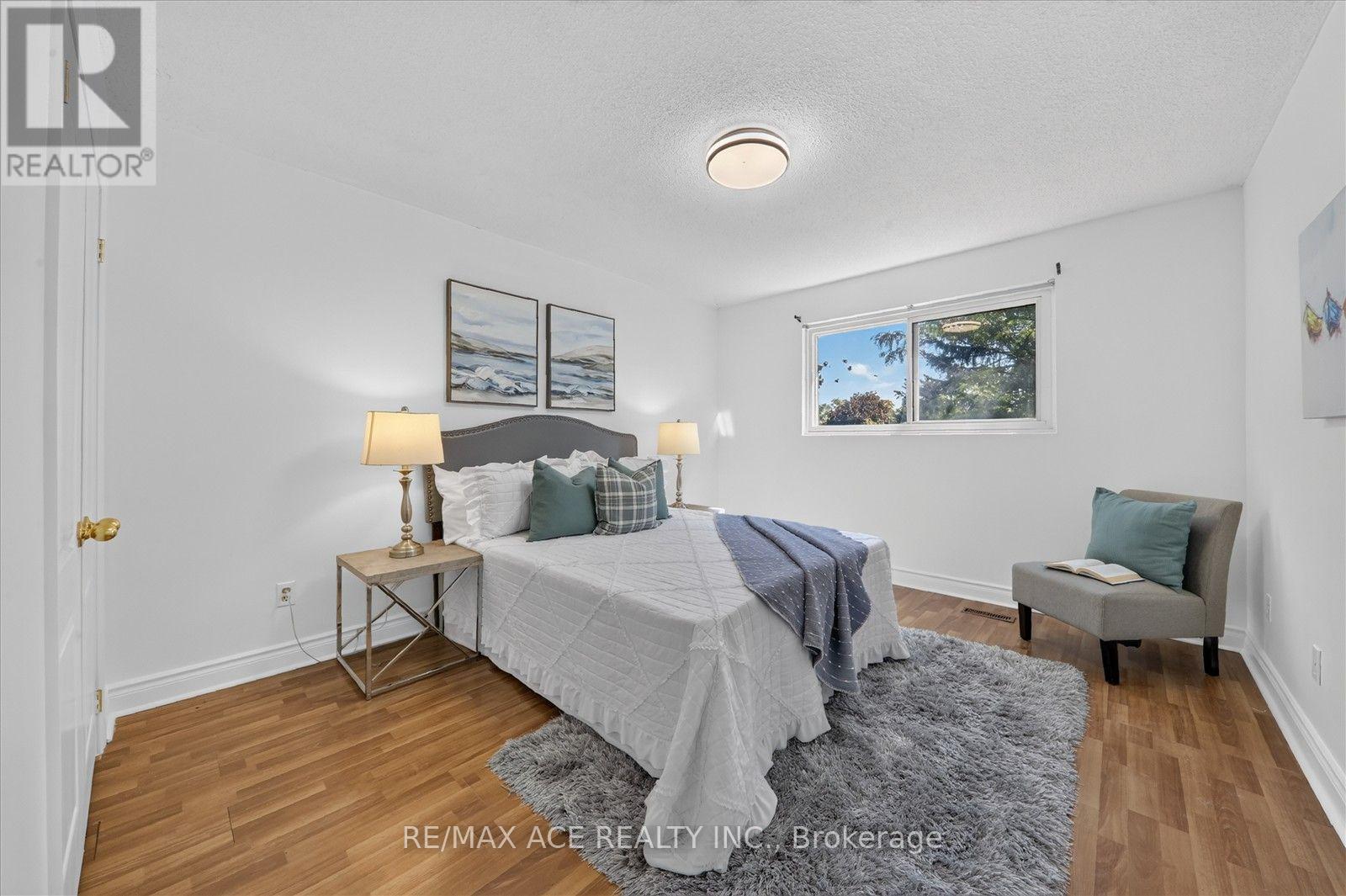 2330 Glastonbury Road S, Burlington, Ontario  L7P 3Y3 - Photo 18 - W13777190