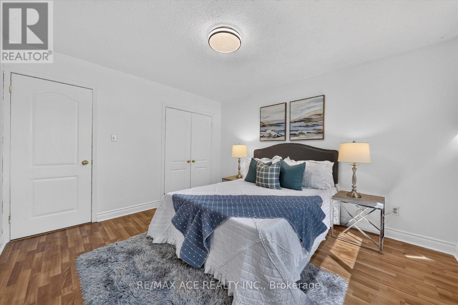 2330 Glastonbury Road S, Burlington, Ontario  L7P 3Y3 - Photo 19 - W13777190