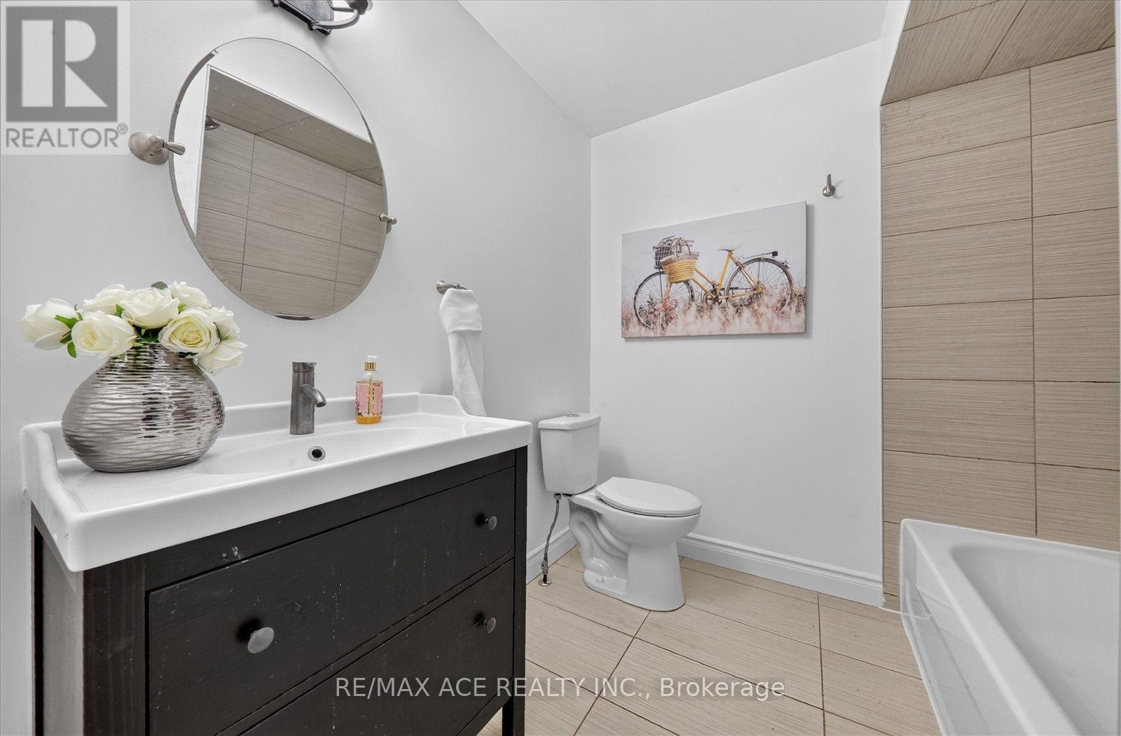 2330 Glastonbury Road S, Burlington, Ontario  L7P 3Y3 - Photo 22 - W13777190