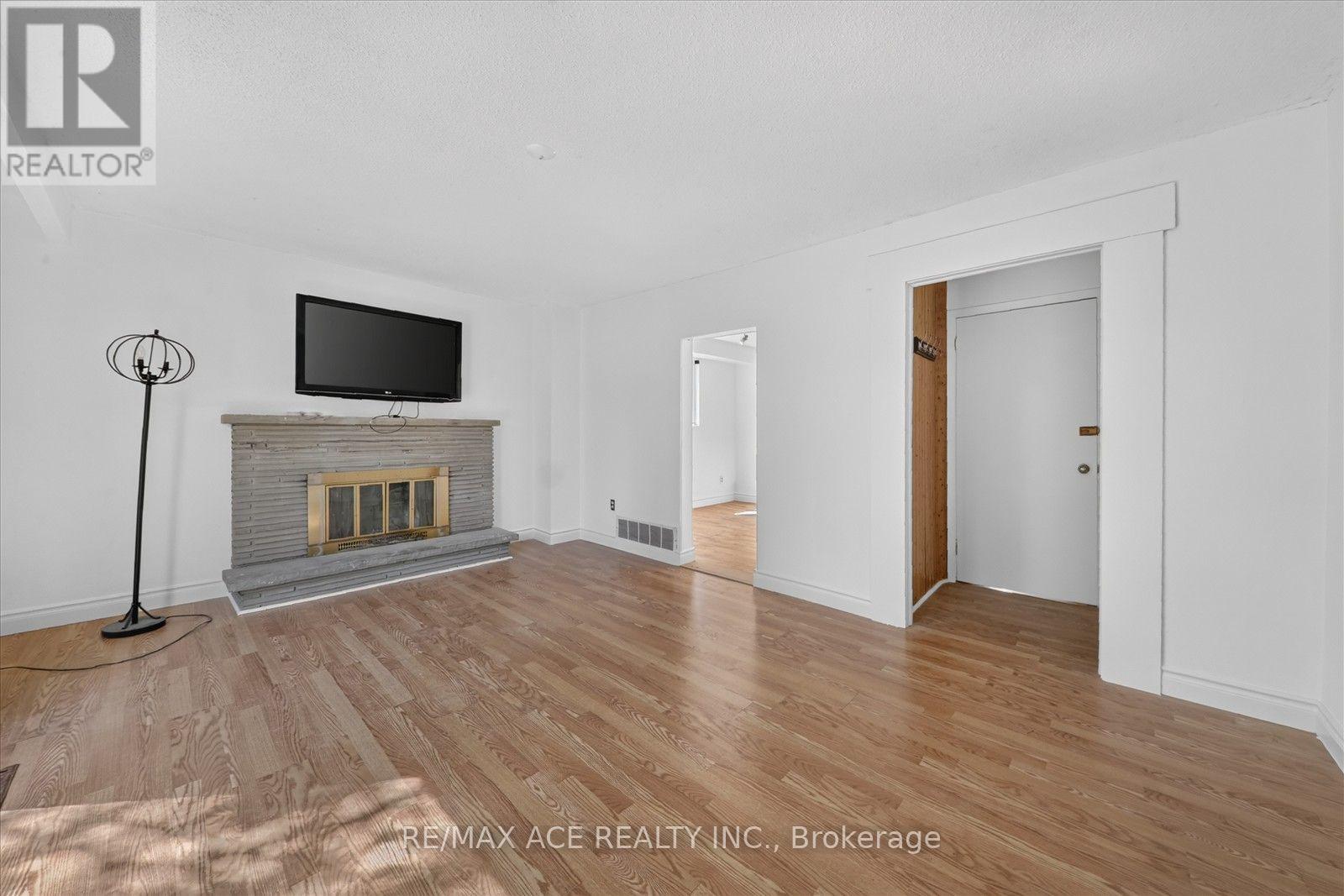 2330 Glastonbury Road S, Burlington, Ontario  L7P 3Y3 - Photo 31 - W13777190