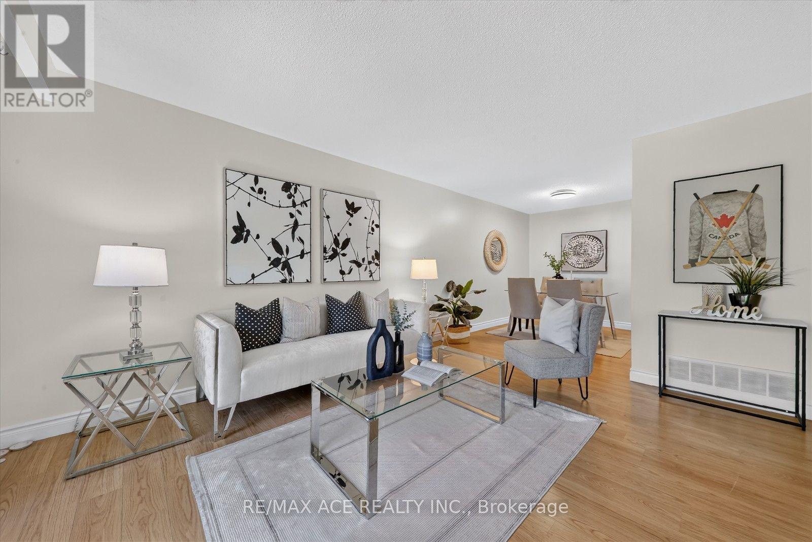 2330 Glastonbury Road S, Burlington, Ontario  L7P 3Y3 - Photo 7 - W13777190