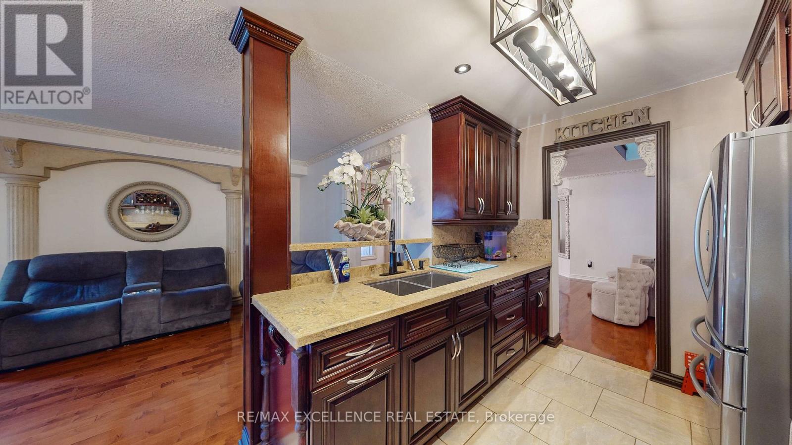 12 Prado Court, Toronto, Ontario  M6B 4L2 - Photo 12 - W13777206