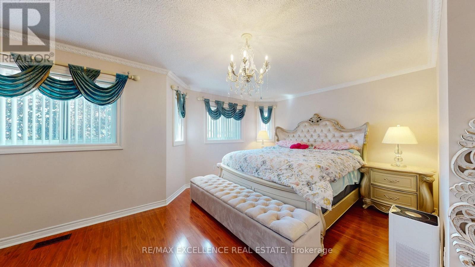 12 Prado Court, Toronto, Ontario  M6B 4L2 - Photo 21 - W13777206