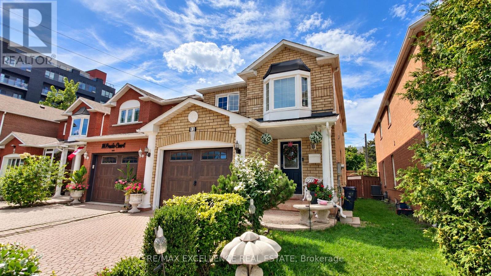 12 Prado Court, Toronto, Ontario  M6B 4L2 - Photo 3 - W13777206