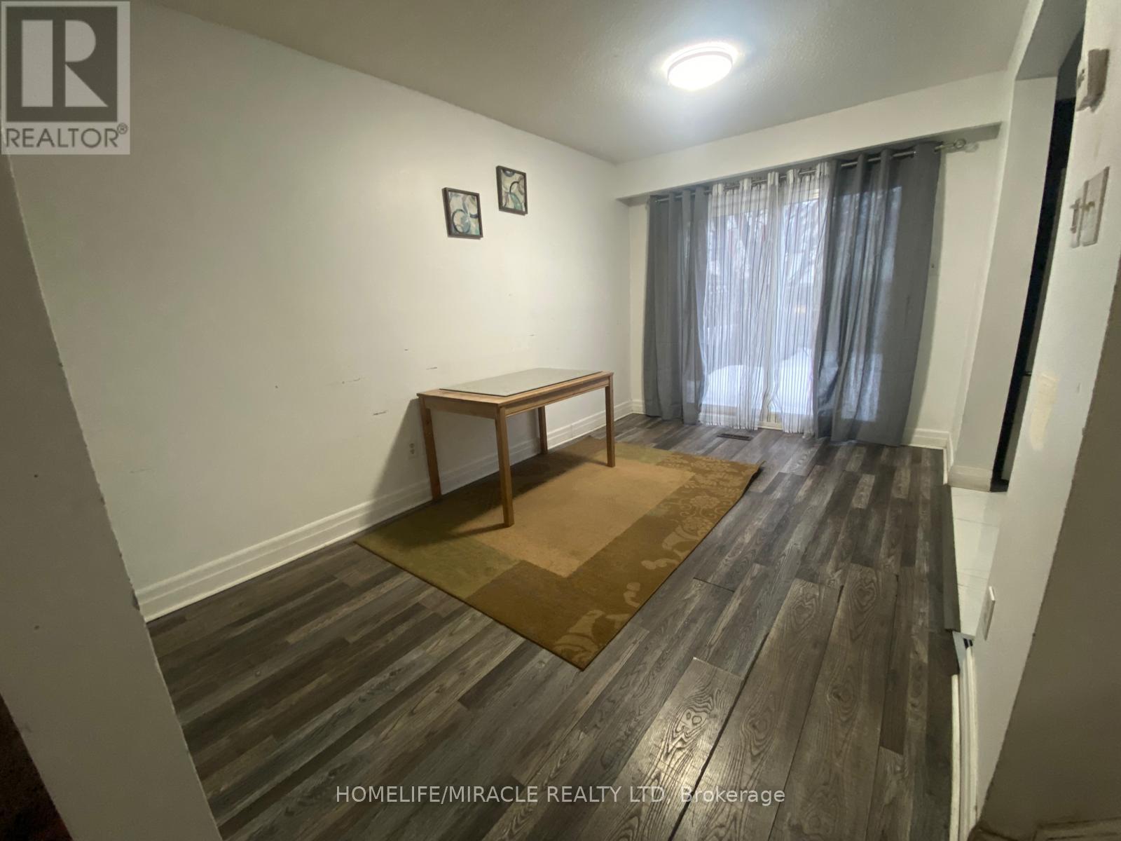 127 Fanshawe Drive, Brampton, Ontario  L6Z 1A8 - Photo 3 - W13777212