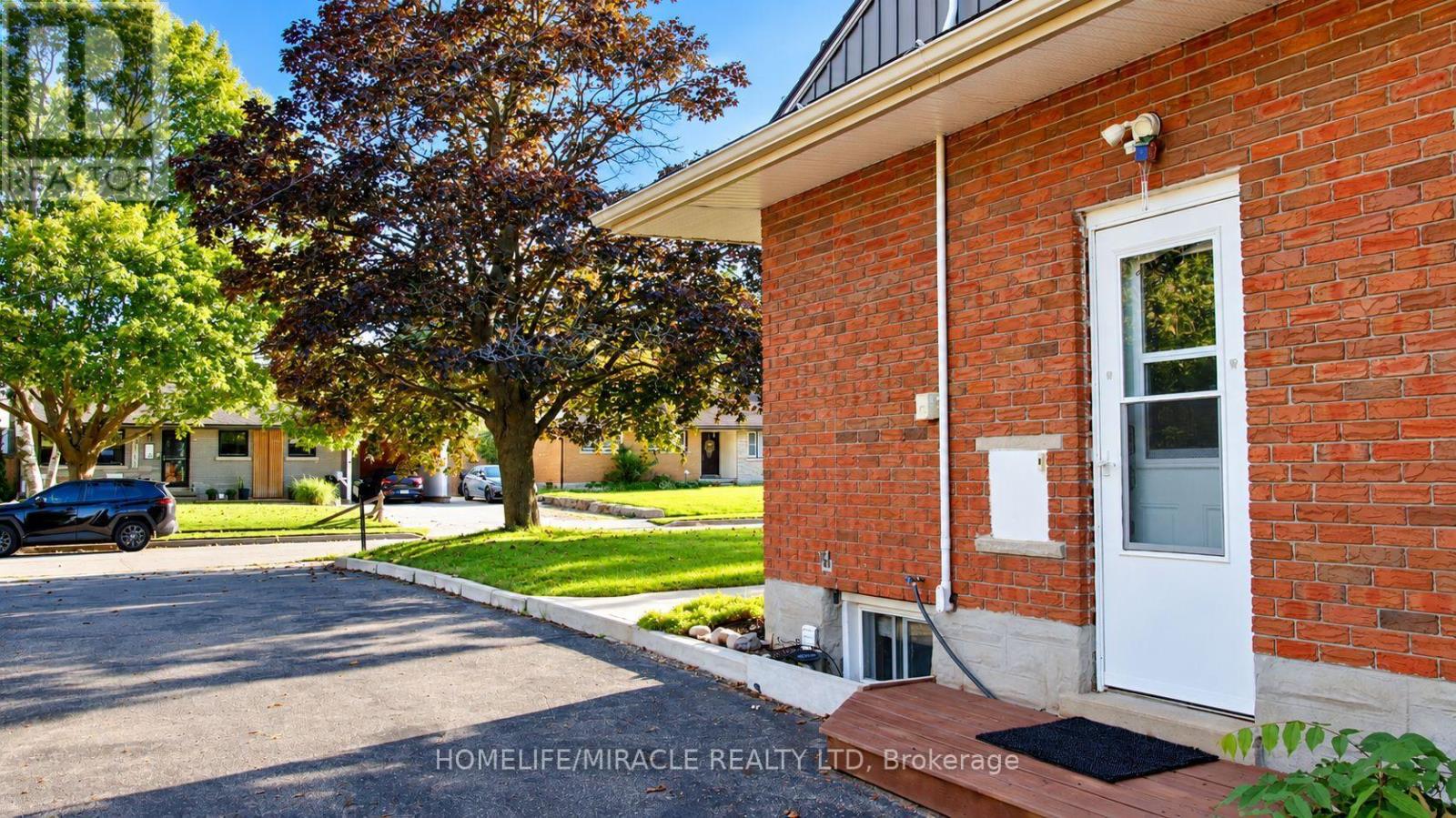 18 Clearview Drive, Cambridge, Ontario  N1S 1B2 - Photo 4 - X13777158