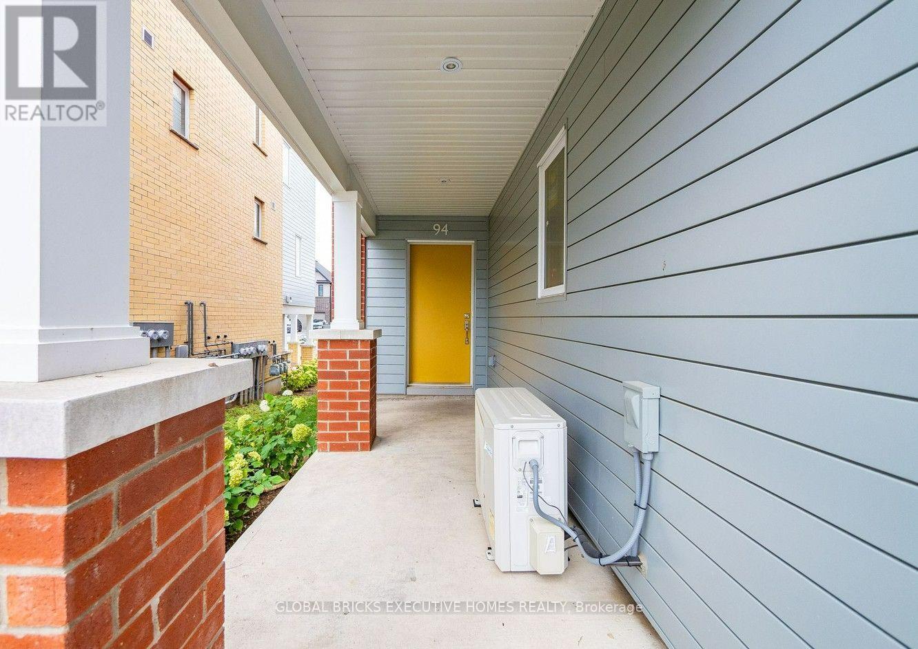 94 Progress Crescent, Kitchener, Ontario  N2R 0R7 - Photo 3 - X13777194
