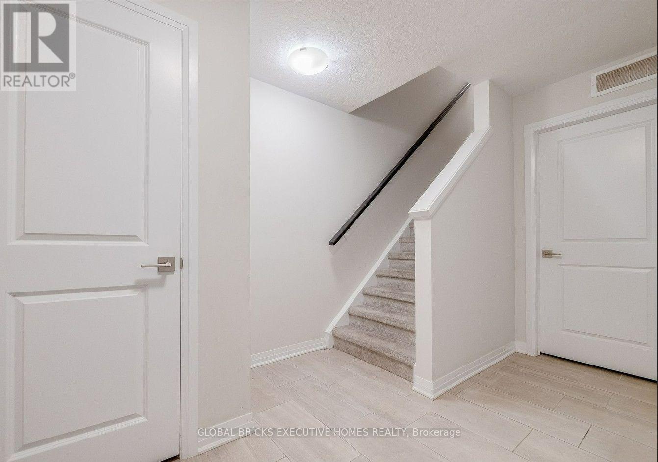 94 Progress Crescent, Kitchener, Ontario  N2R 0R7 - Photo 4 - X13777194