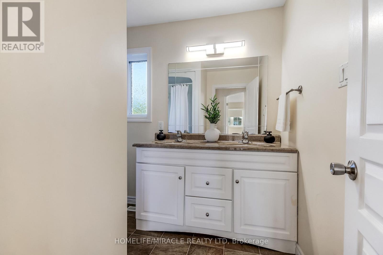 23 Willis Avenue, Strathroy-Caradoc, Ontario  N7G 0B6 - Photo 8 - X13777202
