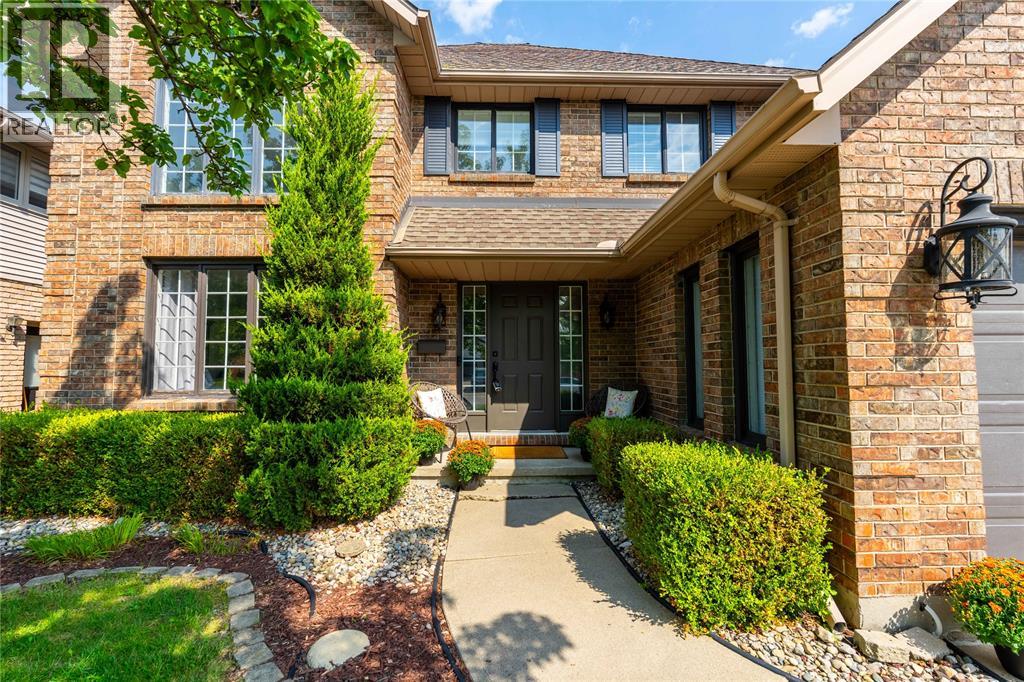2718 Sandfield Crescent, Sarnia, Ontario  N0N 1C0 - Photo 2 - 26021566