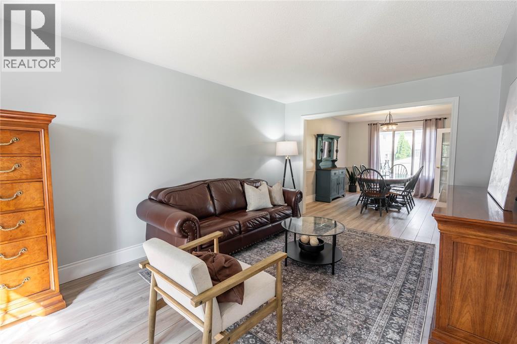 2718 Sandfield Crescent, Sarnia, Ontario  N0N 1C0 - Photo 13 - 26021566