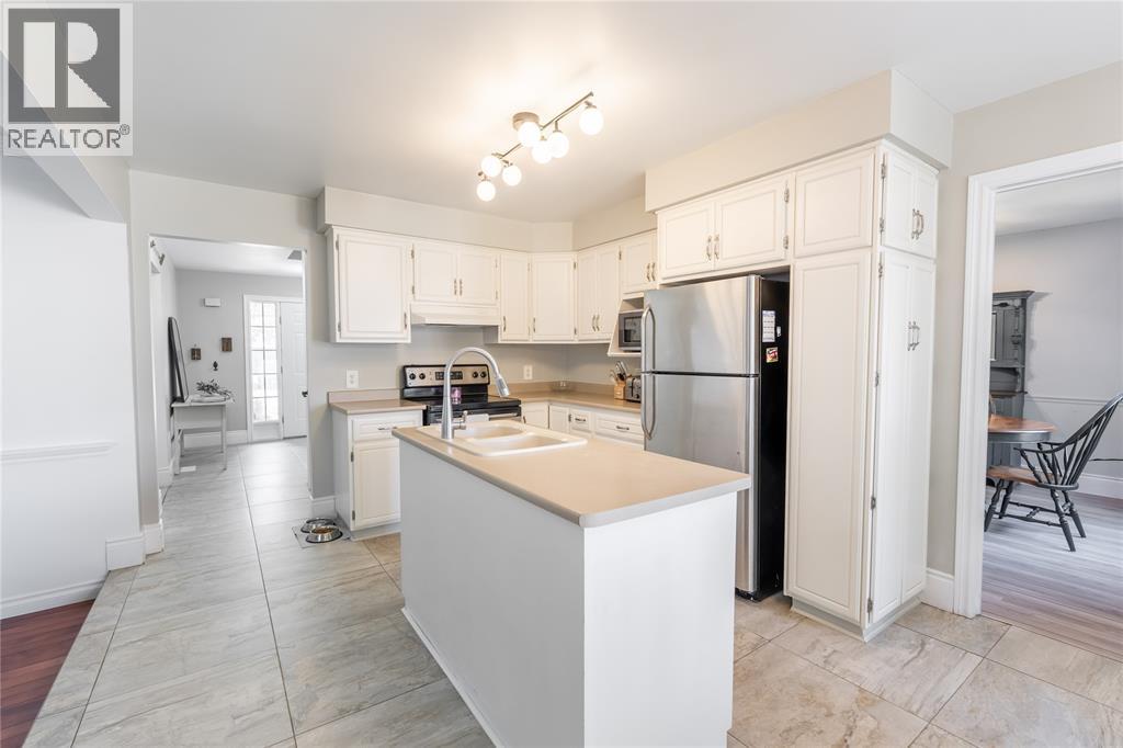 2718 Sandfield Crescent, Sarnia, Ontario  N0N 1C0 - Photo 7 - 26021566