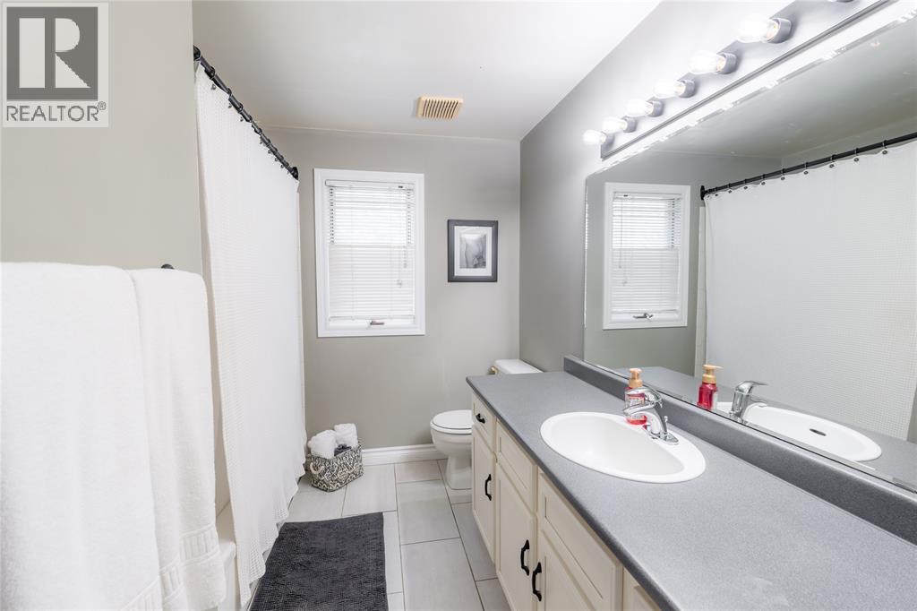 2718 Sandfield Crescent, Sarnia, Ontario  N0N 1C0 - Photo 29 - 26021566