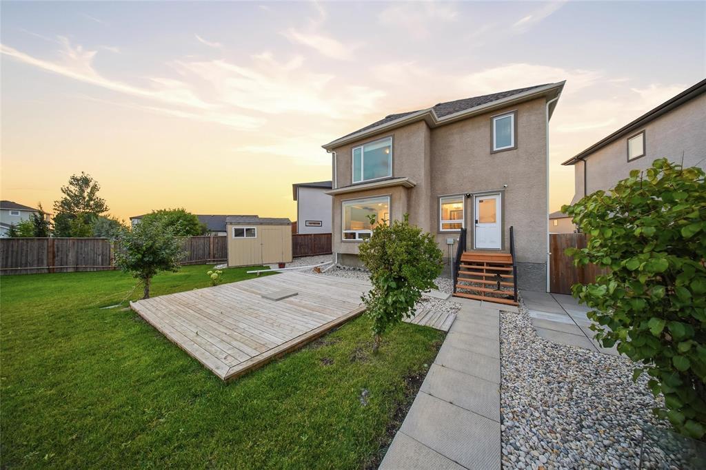 22 Hemmingwood Court, Winnipeg, Manitoba  R3Y 1S4 - Photo 45 - 202622854