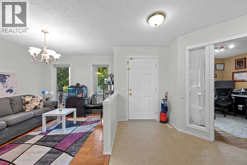 188 Tuscany Valley Drive Nw, Calgary, Alberta  T3L 2C2 - Photo 5 - A2343047