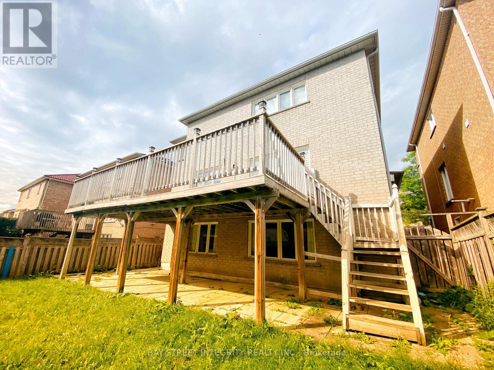 Main 114 Red River Crescent, Newmarket, Ontario  L3X 2R1 - Photo 2 - N13777252