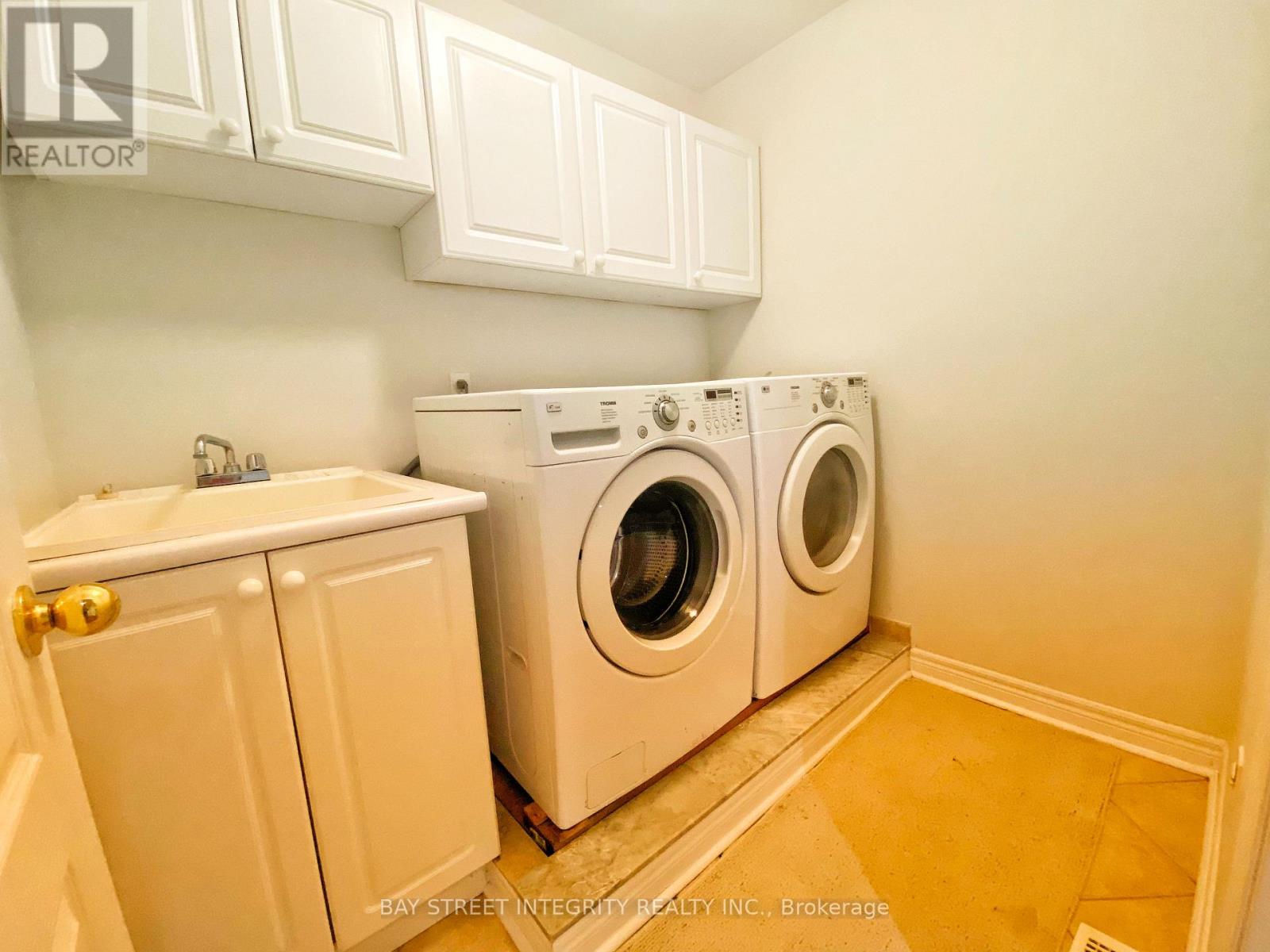Main 114 Red River Crescent, Newmarket, Ontario  L3X 2R1 - Photo 21 - N13777252