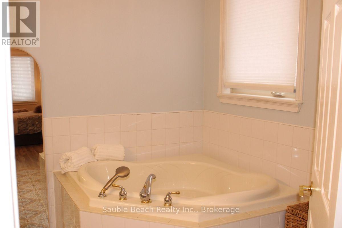 359 Sixth Street N, South Bruce Peninsula, Ontario  N0H 2G0 - Photo 30 - X13777262