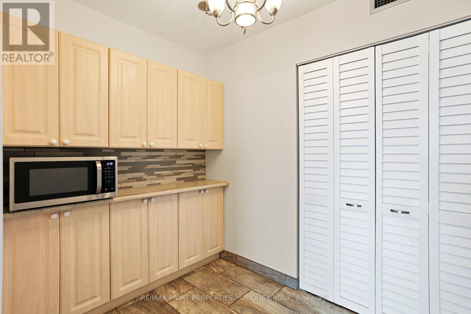 2108 - 1300 Bloor Street, Mississauga, Ontario  L4Y 3Z2 - Photo 10 - W13777240