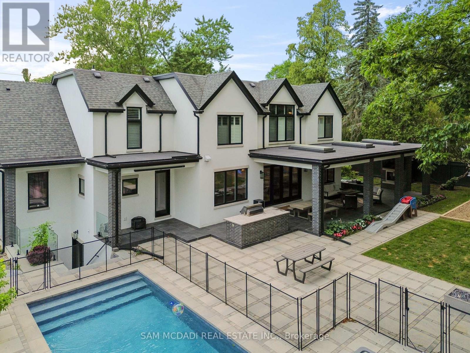 231 Wedgewood Drive, Oakville, Ontario  L6J 4R6 - Photo 3 - W13777260