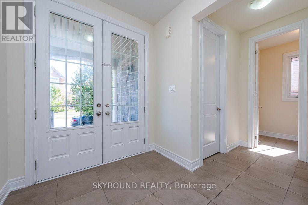 10 Villanova Road, Brampton, Ontario  L6Y 2Z4 - Photo 4 - W13770528
