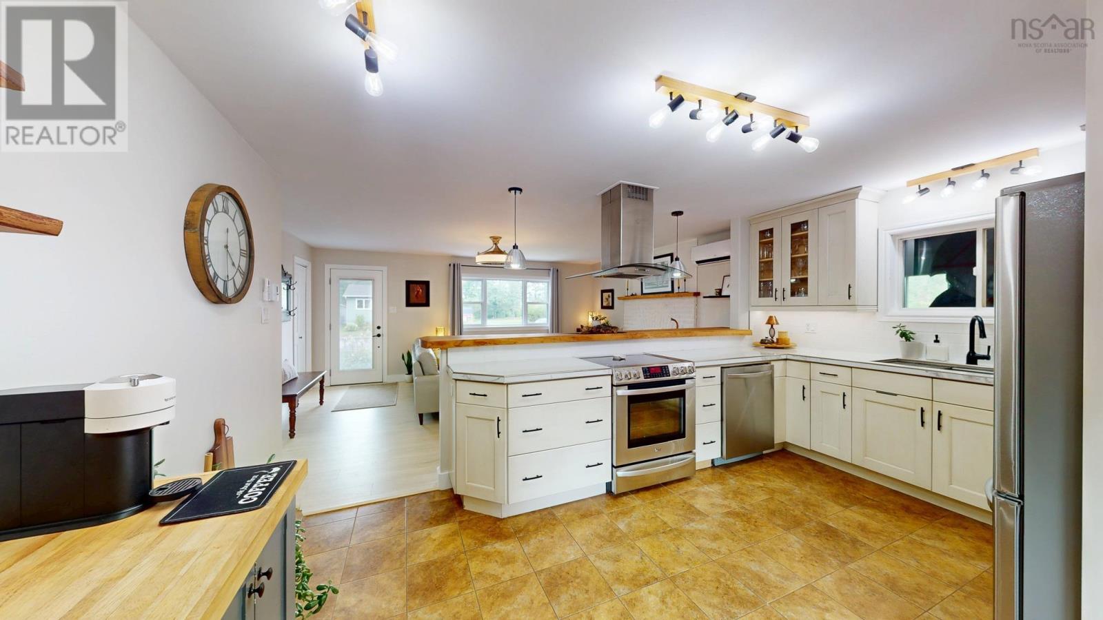 35 Pleasant Street photo 11