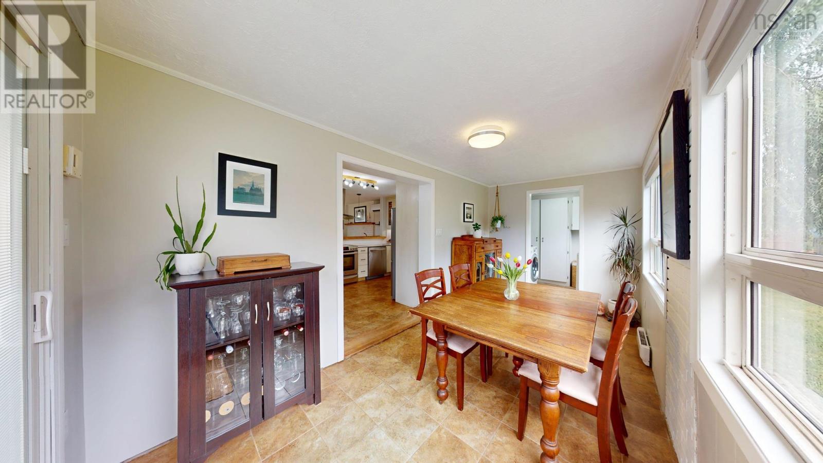 35 Pleasant Street photo 13