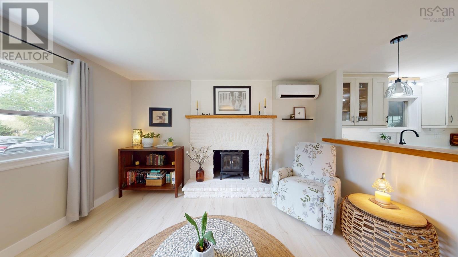 35 Pleasant Street photo 9